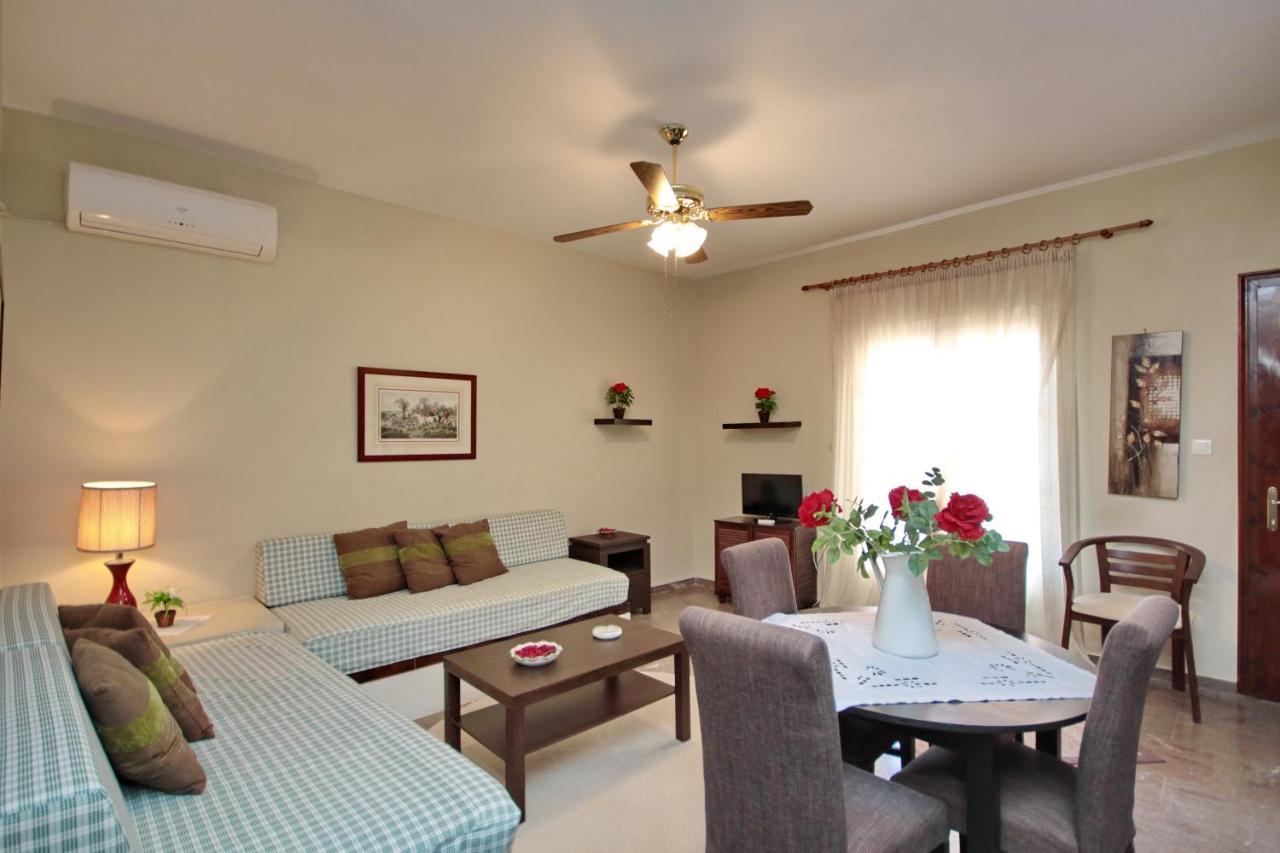 Aloe Luxury Apartments Porto Heli Exterior photo