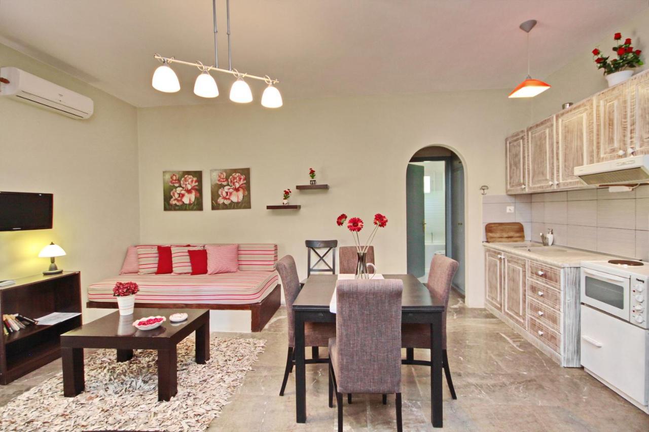 Aloe Luxury Apartments Porto Heli Exterior photo